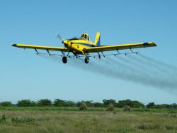 Avion fumigando